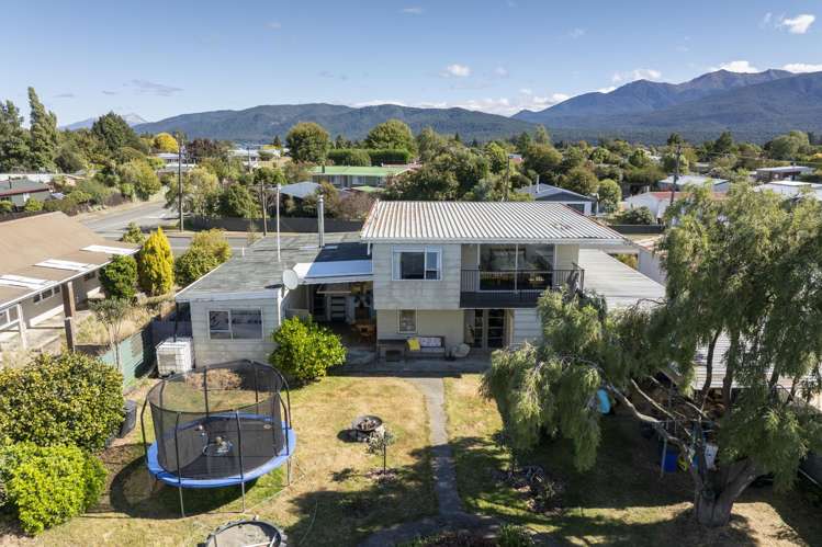 14 Pompolona Street Te Anau_20