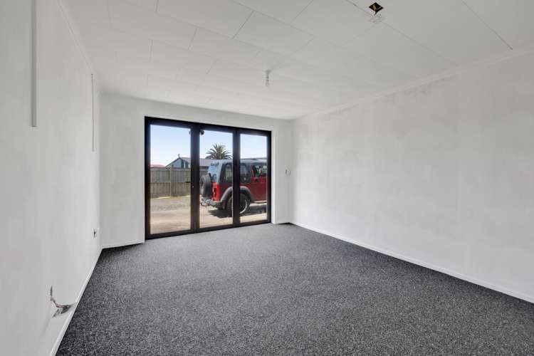 13 Flint Road West Stratford_14