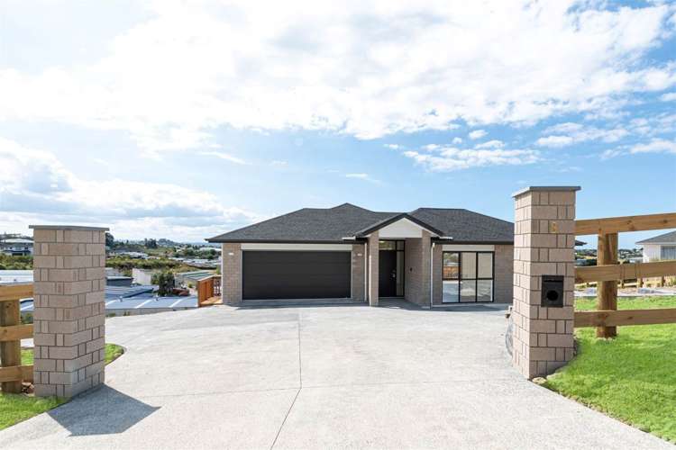 8 Myra G Place Stanmore Bay_7