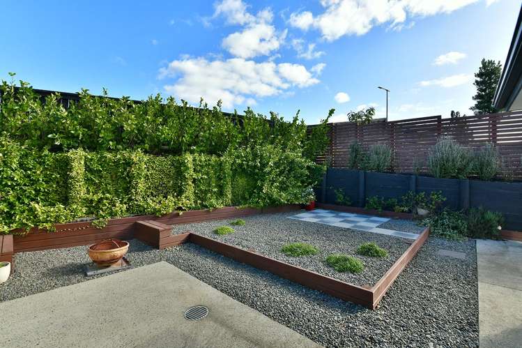 2 Eastview Crescent Stanmore Bay_16