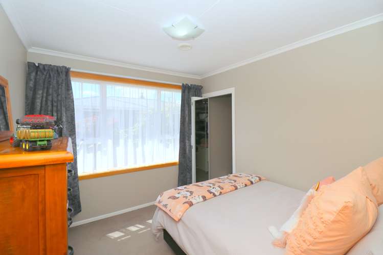 82 Edinburgh Crescent Waikiwi_19