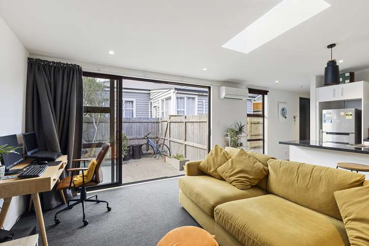 4/104 Onepu Road Lyall Bay_10