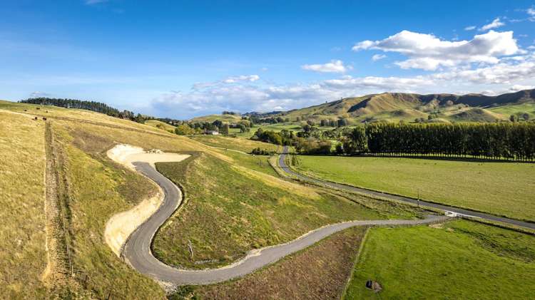 1427 Middle Road Poukawa_10