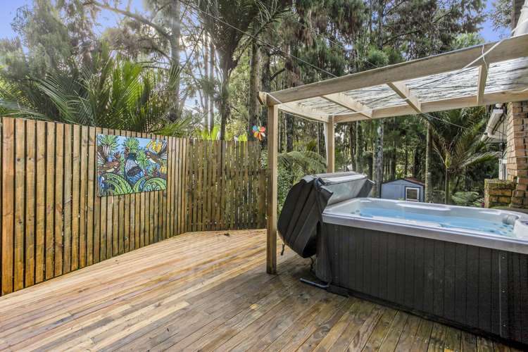 208 Woodlands Park Road Titirangi_15