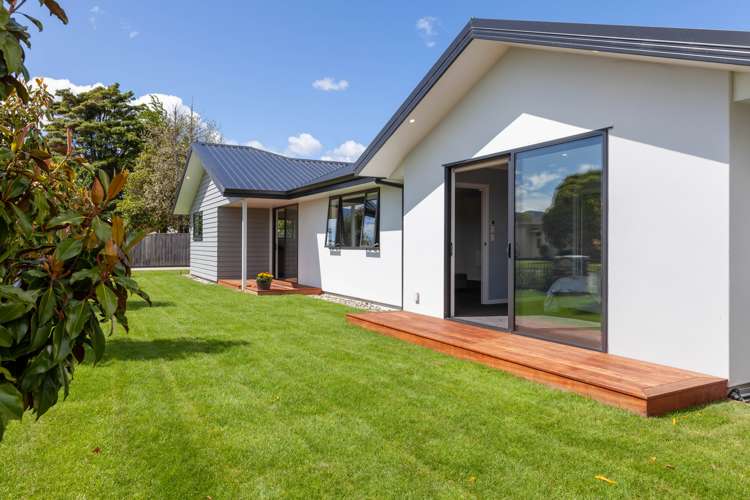 2 Thomas Way Brightwater_16