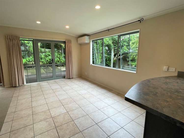 42a Bradbury Road Botany Downs_6