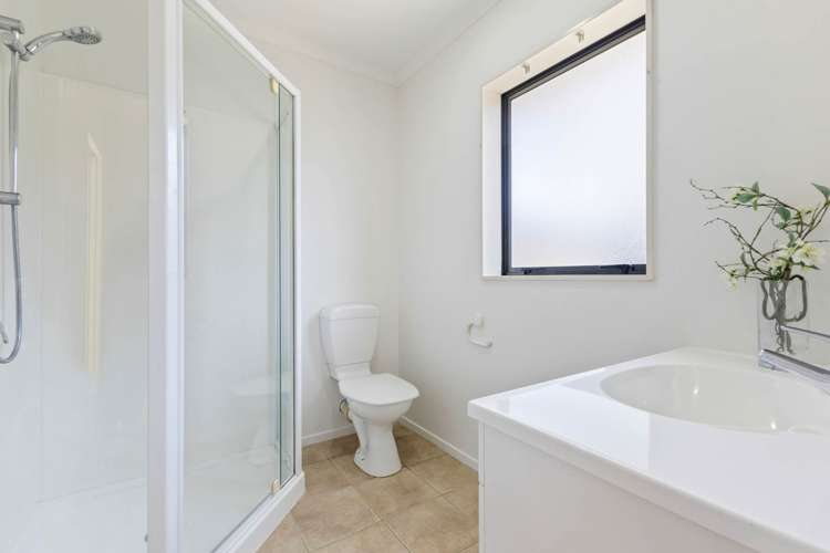 33 Belcoo Crescent East Tamaki_12