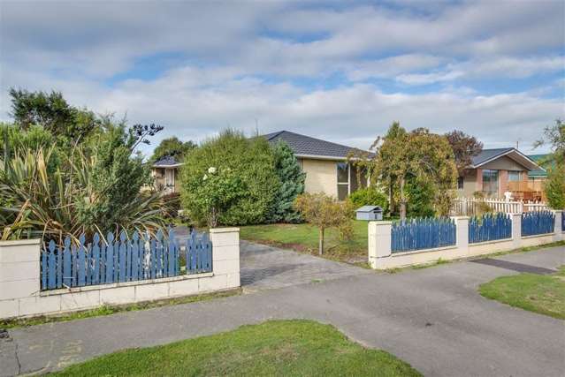 8 Farnborough Street Aranui_1