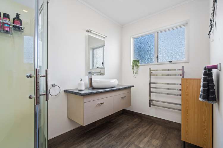 70 Kohe Street Parahaki_18