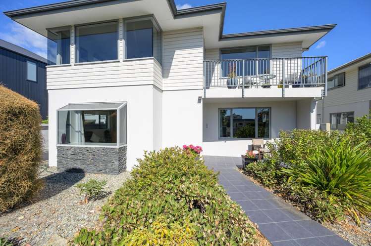 1/8 Ajax Avenue_0