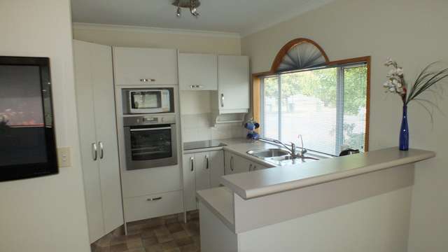 82 Pages Road Allenton_2