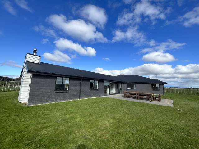 94 Reid Line East Feilding_1