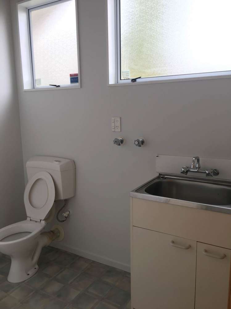 11B Helicon Place Sunnynook_6