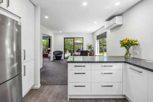 22 Regency Crescent Redwood_4