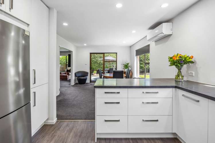 22 Regency Crescent Redwood_4