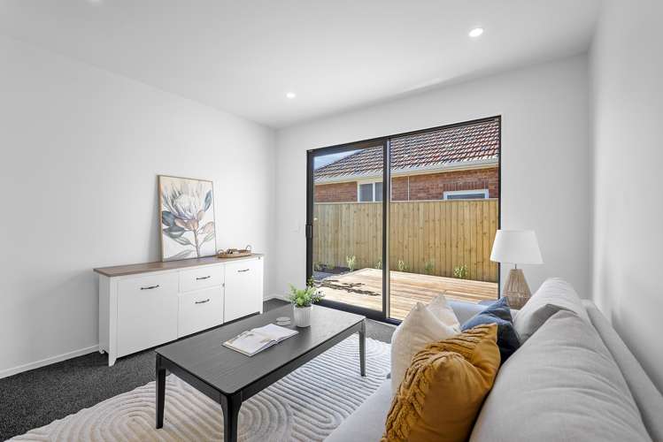 2/75 Randolph Street Woolston_3