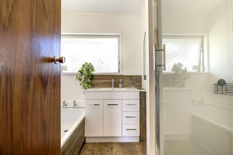 9 Glendale Drive Dinsdale_12