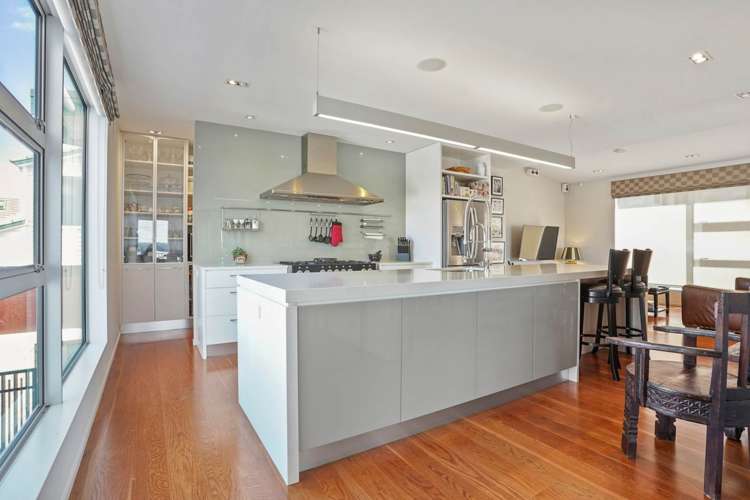 81 Seacliffe Avenue Narrow Neck_9