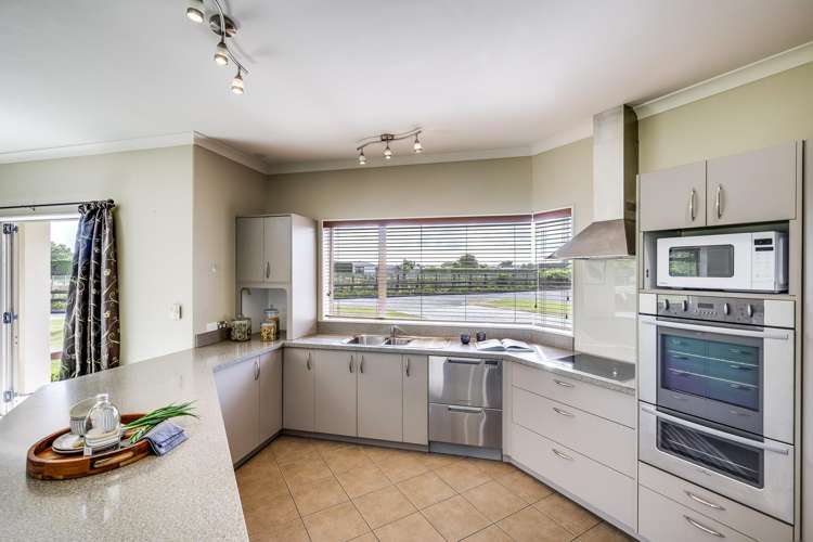 1316 Southland Road Longlands_6