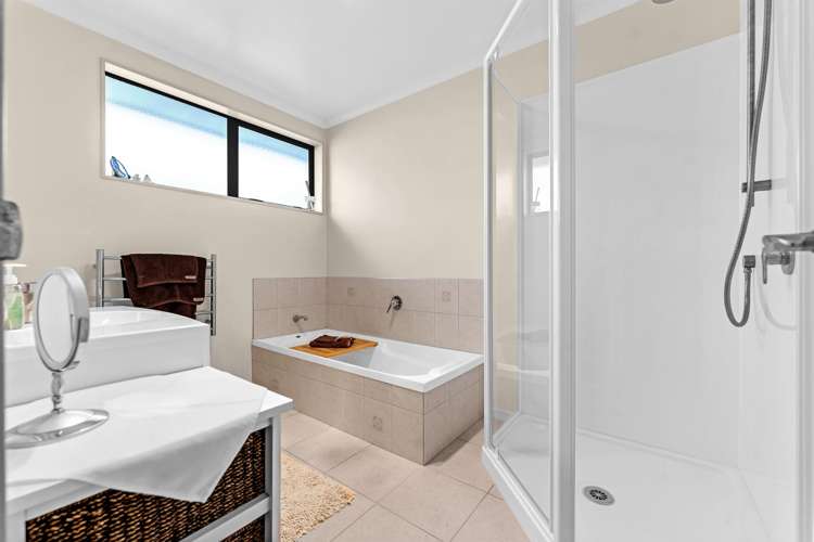 4 Fairford Avenue Henderson_17