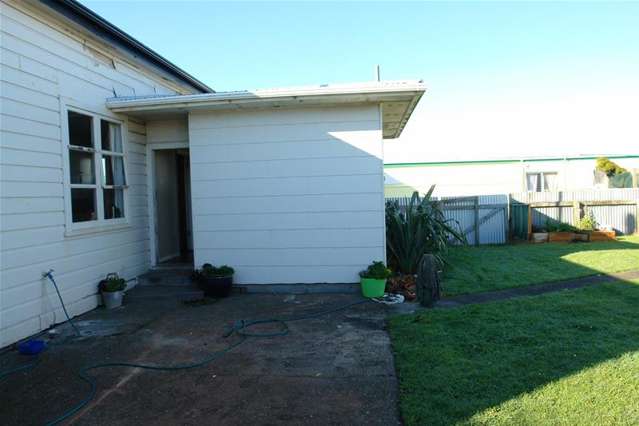 93 Egmont Street Patea_4