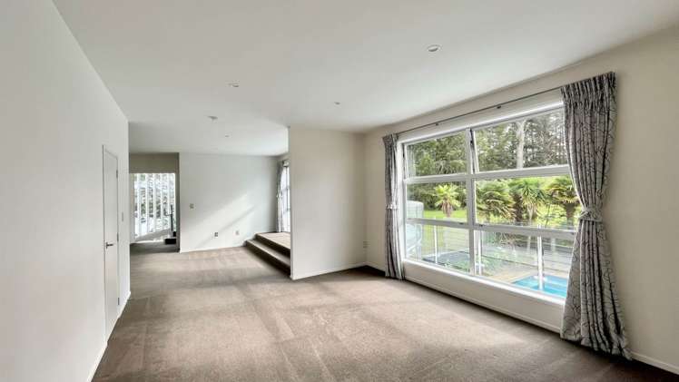 77 James Paige Lane Riverhead_4