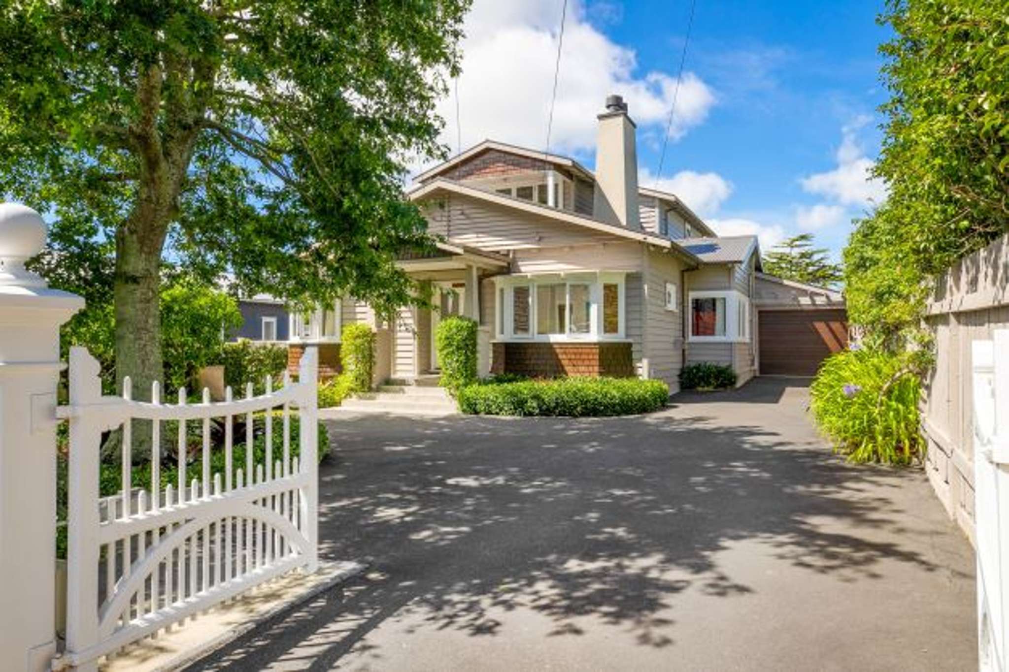 Pt Chev home owners ready to sell to next generation of  ‘young couples pushing pushchairs’