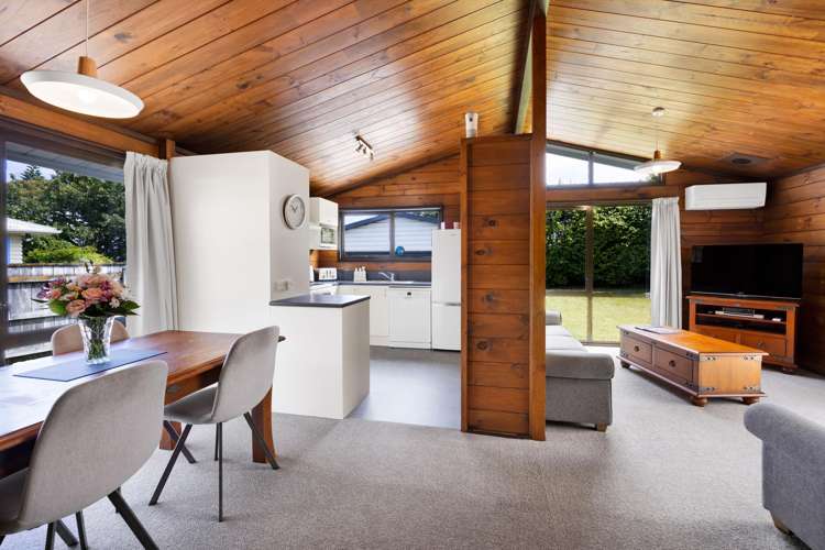 23 Rospeath Crescent Spotswood_5