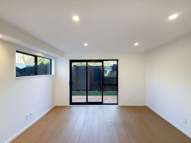 2/7 Peverill Crescent 10695_4