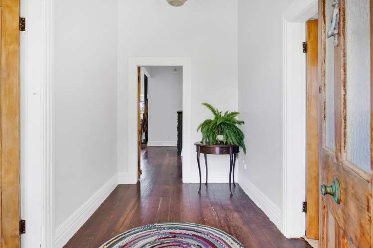 207 Egmont Street Patea_8