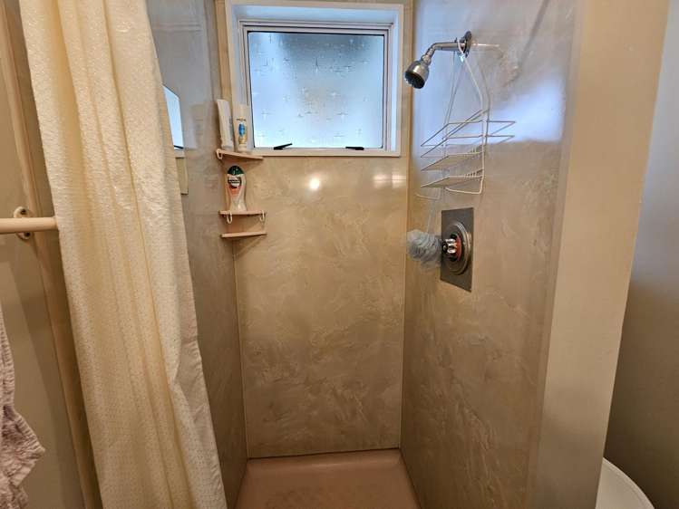 1 Ngaio Street Kaka Point_11