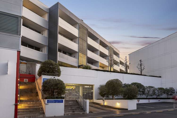 2a/4 Fisher-Point Drive Auckland Central_14