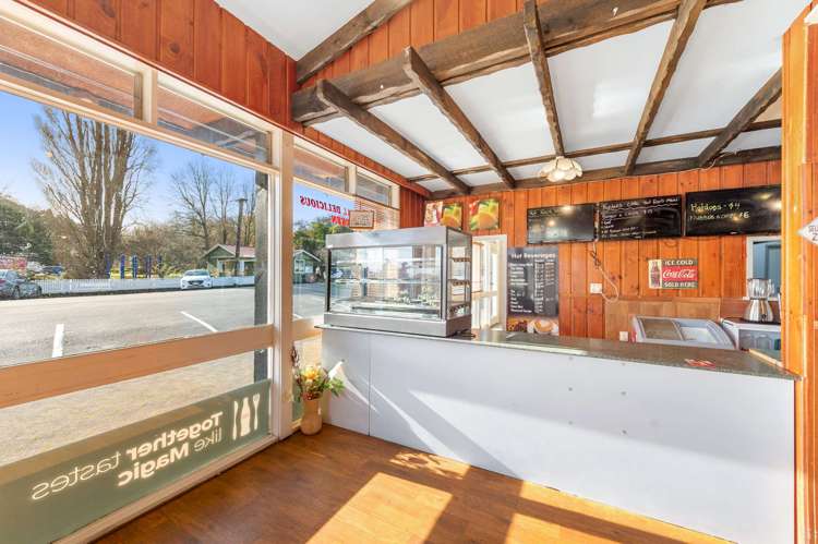 2 High Street Hunterville_11