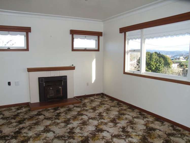 18 Montgomery Avenue Onerahi_2