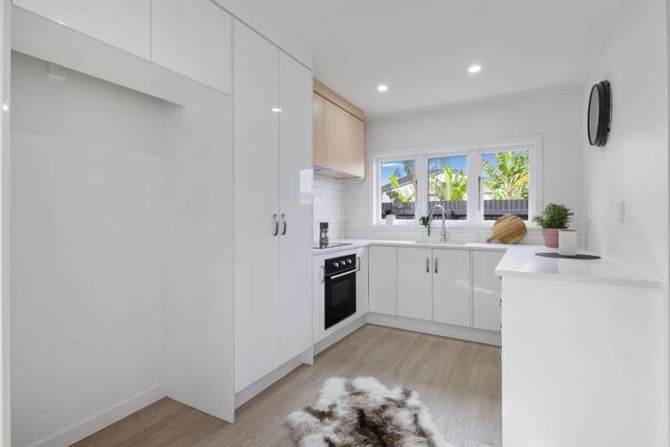 2/8 Fisher Crescent Otara_7