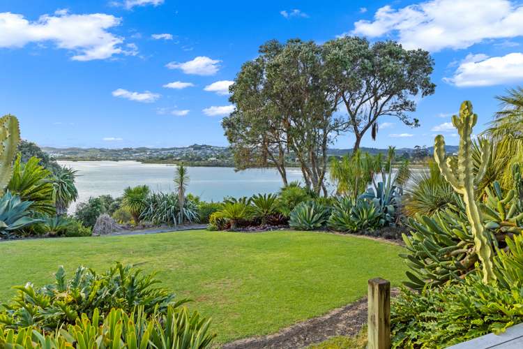 42 Pohutukawa Avenue Red Beach_4