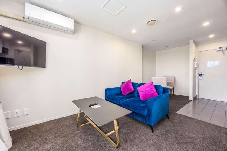 410/17 Amersham Way_4