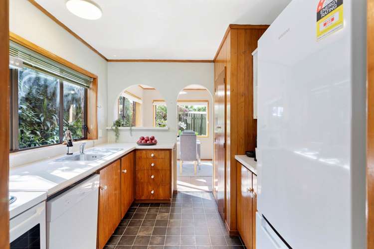 2/2 Fuchsia Place Birkdale_5