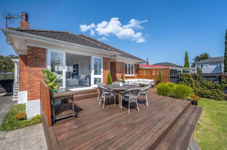 20 Bradbury Road Botany Downs_24