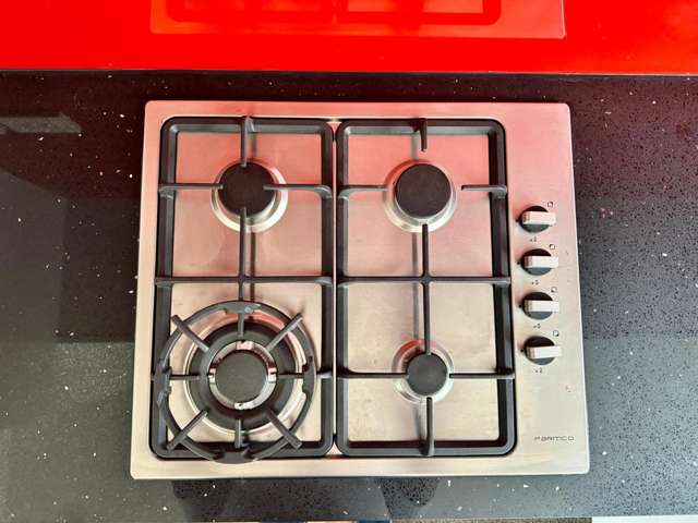 18A Memorial Avenue 10044_4