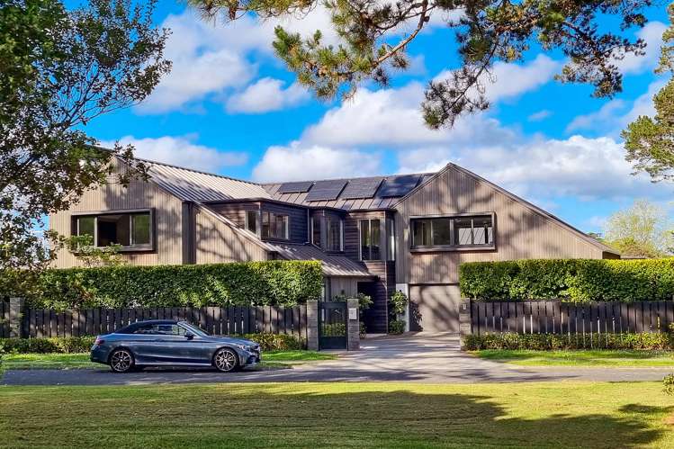 19 Kingfisher Grove Greenhithe_36