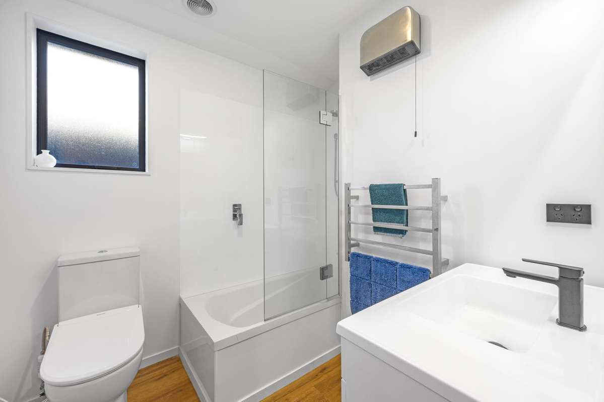 23 Royal Way_4