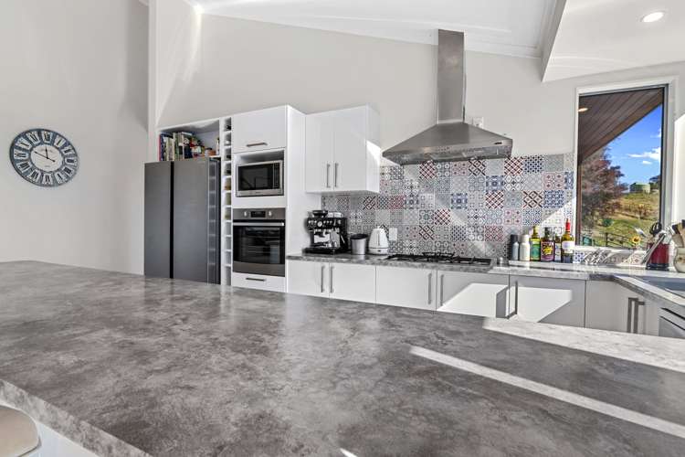 98 Totara View Road Wakefield_16