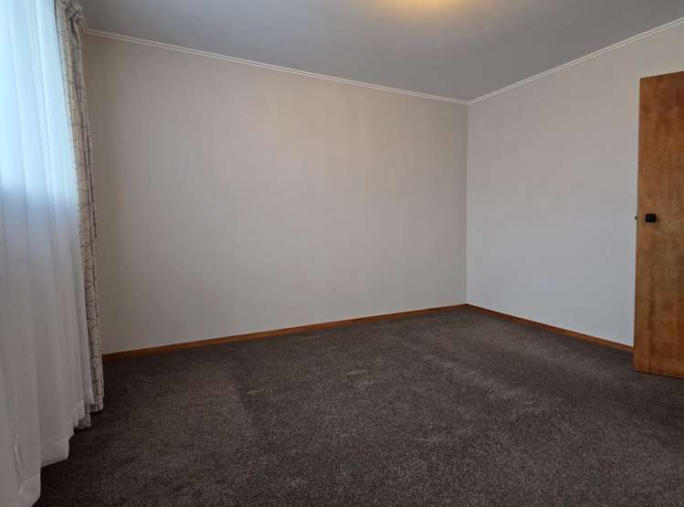 8A Devon Place Cannons Creek_14