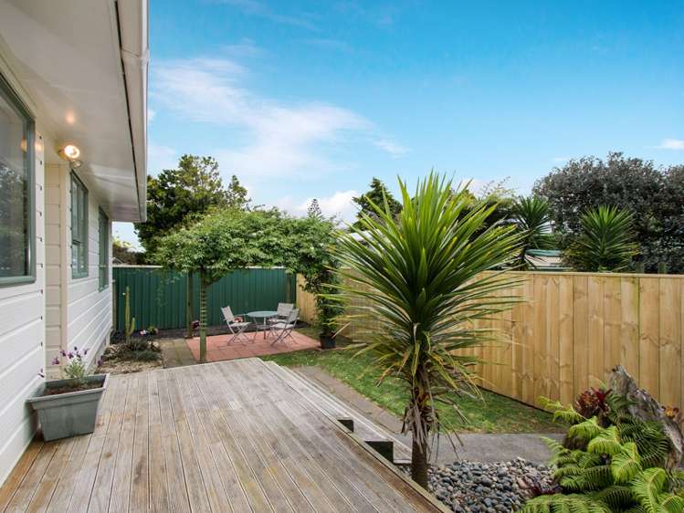 17 Stokes Avenue Te Atatu Peninsula_14
