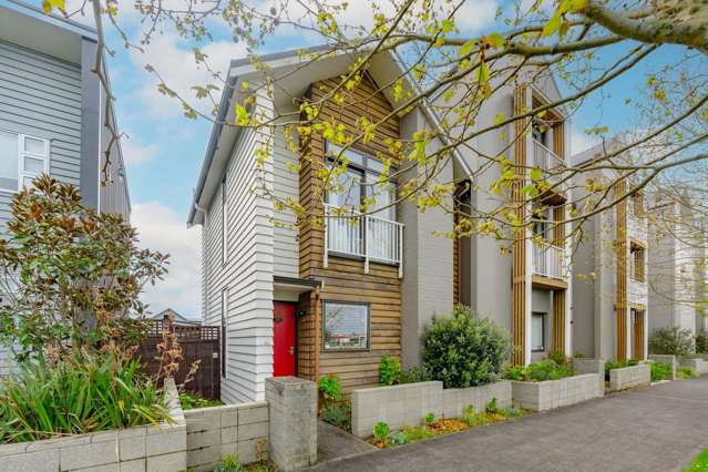 Garage, Grass, Garden & Gorgeous