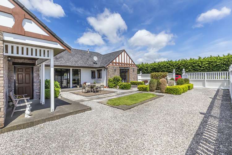 31 Gladys Scott Place Tawa_25