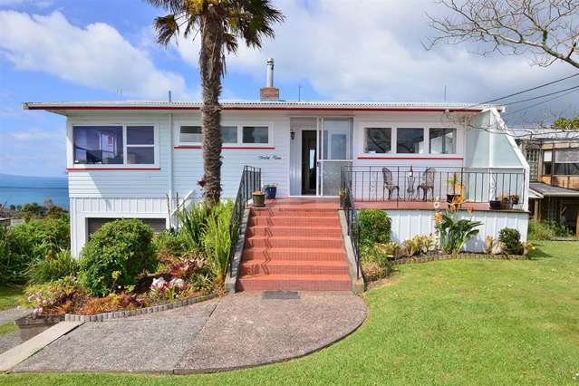 49 Roberts Road Matakatia_1