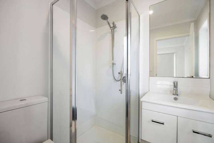 68 Sylvester Crescent 2743_6