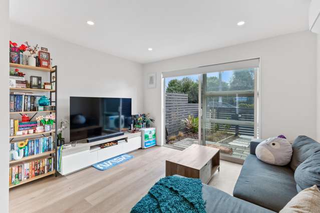 2/472 West Coast Road Glen Eden_3